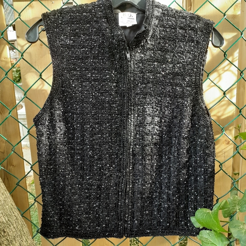 🌈VINTAGE BLACK BEADED ZIPPERED VEST